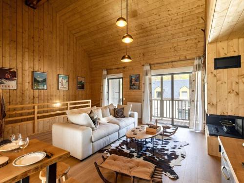 Cauterets Apartment | Mountain View Lodge in Cauterets with Family-Friendly Amenities