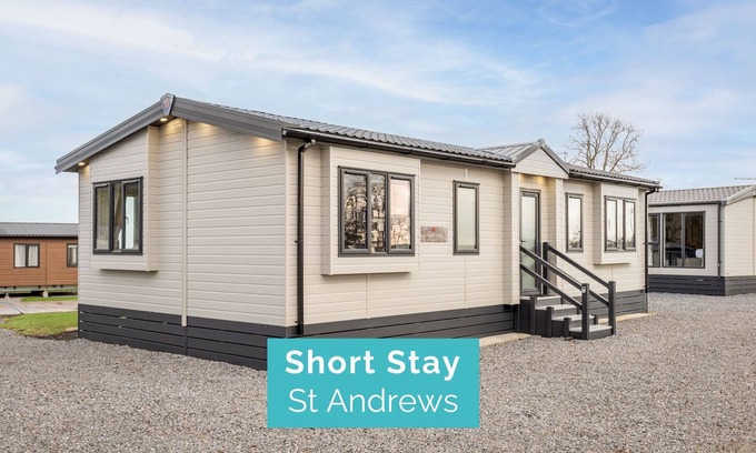 St. Andrews House | Pet-Friendly Lodge 82 The Lyndale, Near St Andre Attractions