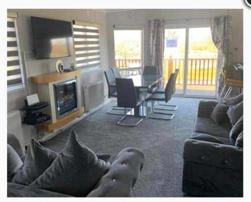 Berwick-upon-Tweed Resort | Lodge Retreat 4 - Haggerston Castle