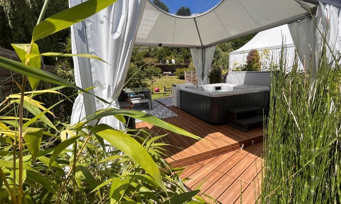 Meisenthal House | Oceanfront Spa Getaway at Lodge Starlette - Rated 9.7/10