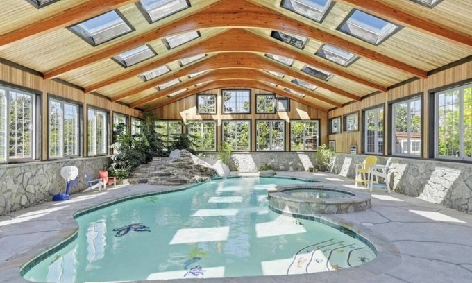 Ocean View House | Relaxing Lodge with Indoor Pool & Spa Near the Beach