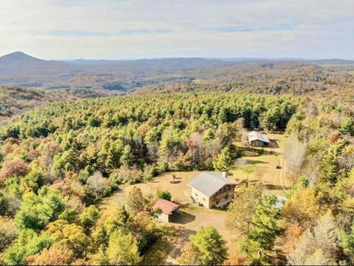 Burks Fork House | Escape to Lodges at Buffalo Mountain on 168 Private Acres