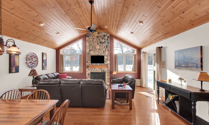 Rome Villa | Explore Lodges Of The Lakes: Oceanfront Bliss Awaits You