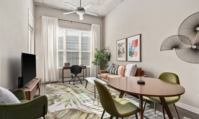 Texas Medical Center Apartment | Luxurious Designer Loft Near Medical Center - 10/10 Rated