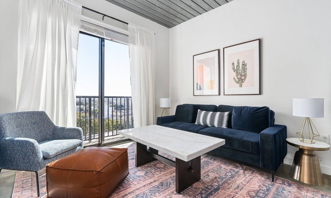 Midtown Apartment | Trendy Midtown 1BR Loft with Pool and Spa Amenities