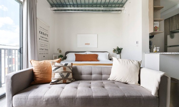 Midtown Apartment | Stylish Lodgeur Studio Loft with Pool in Midtown