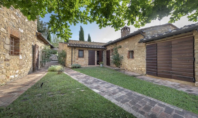 Simignano Apartment | Relaxing Getaway in Casole d'Elsa with Pool & Wi-Fi