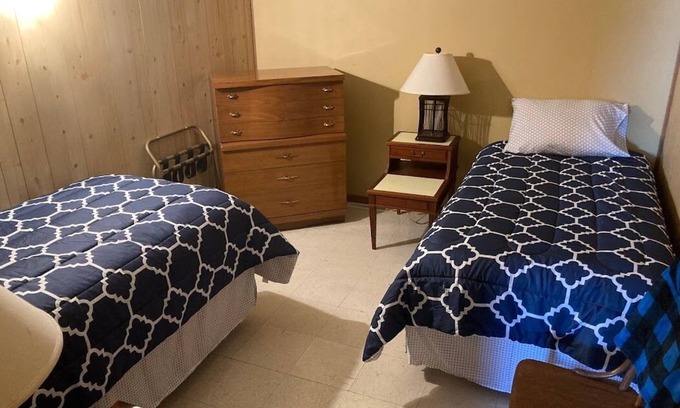 Summit Cabin | Prime Lodging Near Glacial Lakes in Waubay, Webster