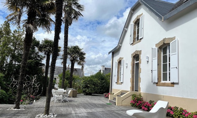 Ile-aux-Moines House | Characterful Lodging with Oceanfront Spa and Breakfast