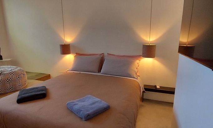 Aurora Bed & Breakfast | Modern Loft 19 with Spa and Family-Friendly Amenities