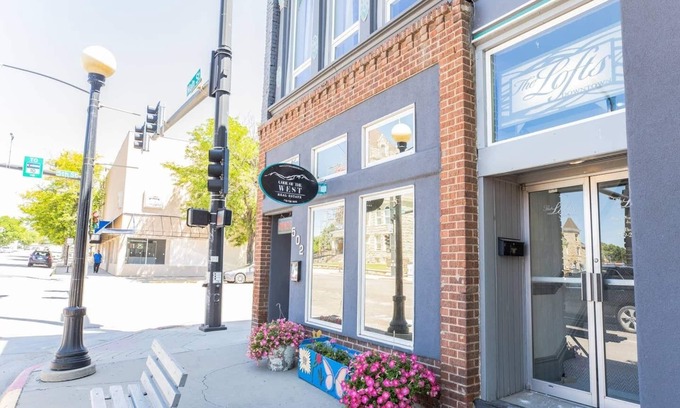 Walsenburg Apartment | Private Loft Suite with Kitchen - Ideal for Your Stay
