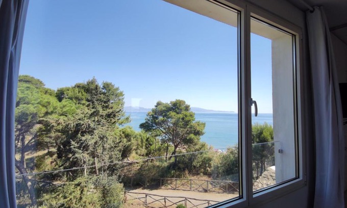 Sant Marti d'Empuries Apartment | Unforgettable Stay at Loft a Sant Martí d'Empúries