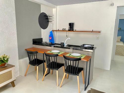 Costeira do Pirajubae House | Cozy Floripa Apartment with Wi-Fi, Breakfast & Pet Friendly