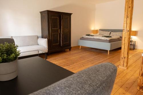 Mugeln Apartment | Cozy Loft Apartment with Large Bathtub & Family Friendly