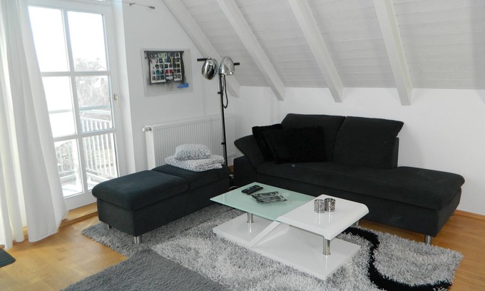 Großnobach Apartment | Spacious 3-Bedroom Loft Near Munich Airport - Pet Friendly!