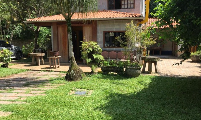 Aruja House | Guest Rated 10/10: Family-Friendly Loft Arujá with Kitchen