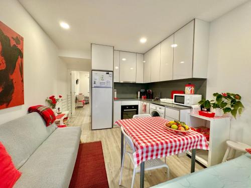 O Rosal Apartment | Guest Rated: 9.7 at LOFT AS CASETAS PEREGRINOS with Breakfast