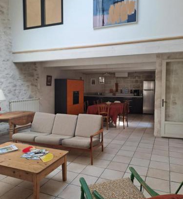 Villeneuve-les-Avignon Apartment | Beautiful Loft with Patio in Avignon - Rated 10/10!