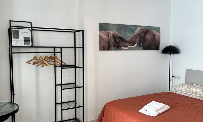 Altozano-Conde Lumiares Apartment | Loft B/apt. Completo/cocina+baño Privado/wifi