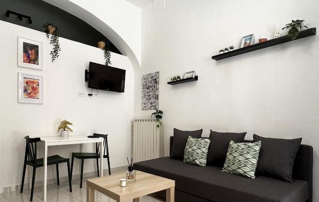Sant' Ambrogio Apartment | Inviting Loft Botticelli: Pet & Child-Friendly Retreat