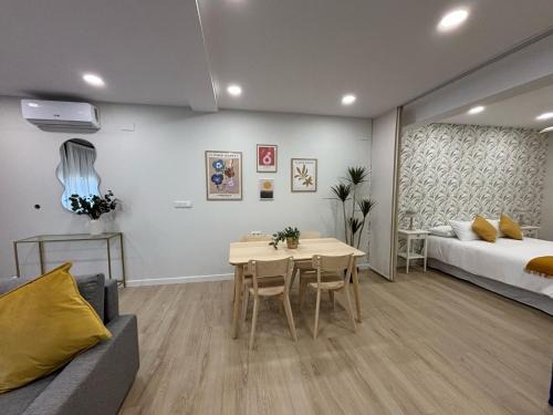Ciudad Jardin Apartment | Central Loft 16 A Córdoba - Highly Rated & Family-Friendly
