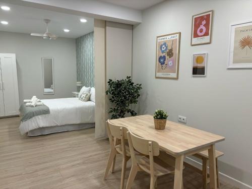 Ciudad Jardin Apartment | Central Loft 16 B Córdoba - Family-Friendly Getaway