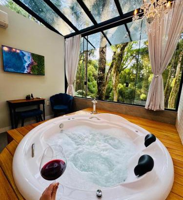 Carniel House | Modern Loft InGramado with Pool & Kitchen Amenities
