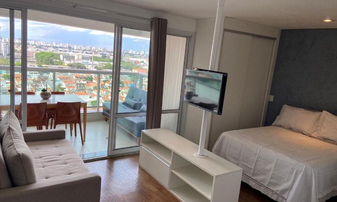 Jardim Aeroporto Apartment | Scenic Loft with Panoramic Airport Views & Pet-Friendly Amenities