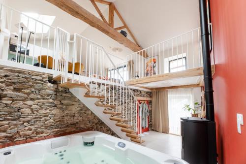 Monnieres Apartment | Loft d'architecte jacuzzi, cinema et filet habitation