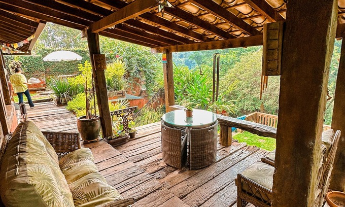 Cotia Ski Chalet | Chic Loft da Mata with Kitchen for Memorable Getaways