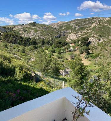 L'Estaque House | Idyllic Loft in the Hills of Estaque - Guest Rated 10/10