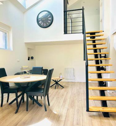 Saint-Pryve-Saint-Mesmin House | Charming Loft with Garden and Terrace, Rated 10/10