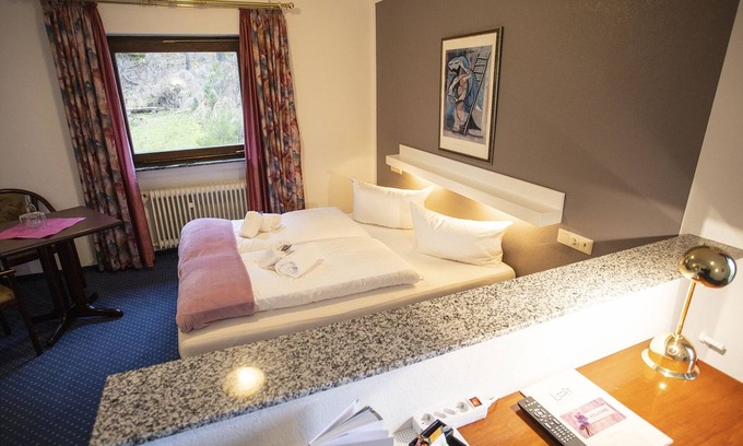 Brilon Apartment | Delightful Loft Double Room with Spa & Breakfast Amenities