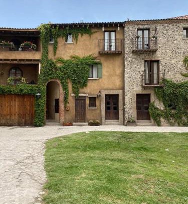 Santeagueda Apartment | Pet-Friendly Loft in Val'Quirico with Top Guest Rating