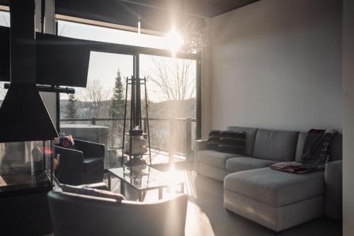 Saint-Faustin-Lac-Carre Apartment | Elegant Golf and Mountain View Suite with Top Amenities