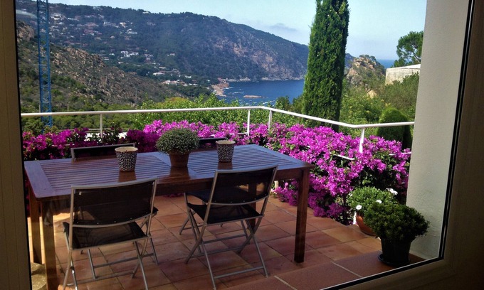Aiguablava Apartment | Seaside Loft in Aiguablava with Private Garden & Views
