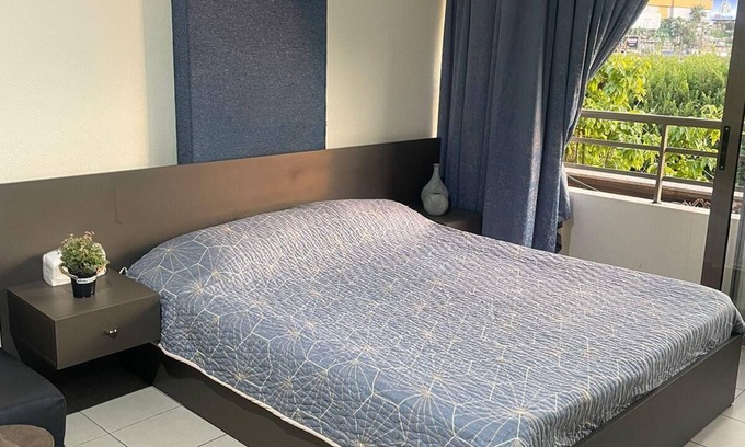 Zouk Mosbeh Apartment | Duplex Siwar: Oceanfront Retreat with Pool for 9 Guests