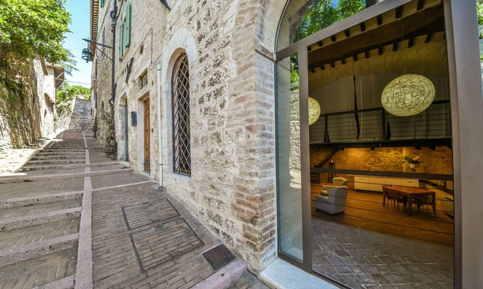 Assisi Apartment | Prime Loft Stay in the Heart of Assisi with Breakfast