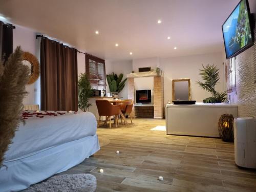 Saint-Prix House | Romantic Loft with Hot Tub & Private Garden Near Paris