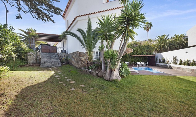 La Matanza de Acentejo House | Loft la Matanza: Oceanfront Retreat with Pool & Garden