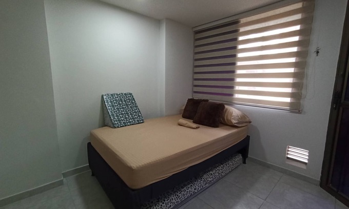 La Castellana Apartment | Loft Laureles la Castellana pequeño privado central residencial