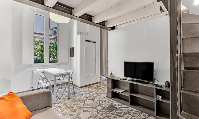 Tricolore Apartment | Discover Loft Martini: Pet-Friendly Haven for Families