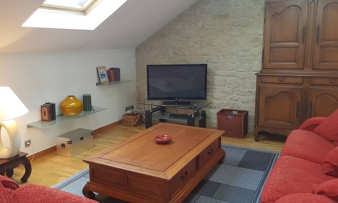 Nancy City Centre Apartment | Quiet Loft Michelet Nancy for 4 with Breakfast Included