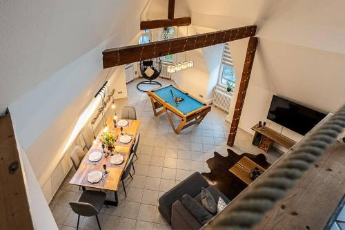 Barmen Apartment | Cozy Loft with Billiards and PS4, Perfect for Families