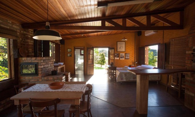 Farroupilha House | Cozy Loft Near Vale dos Vinhedos - Family-Friendly Retreat