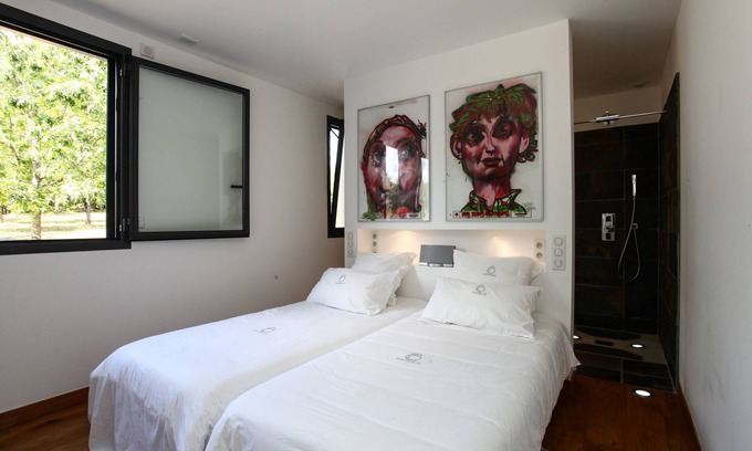 Saint-Jean-d'Eyraud Cottage | Unforgettable Stay at Loft OVEBAS - Domaine de l'Ô