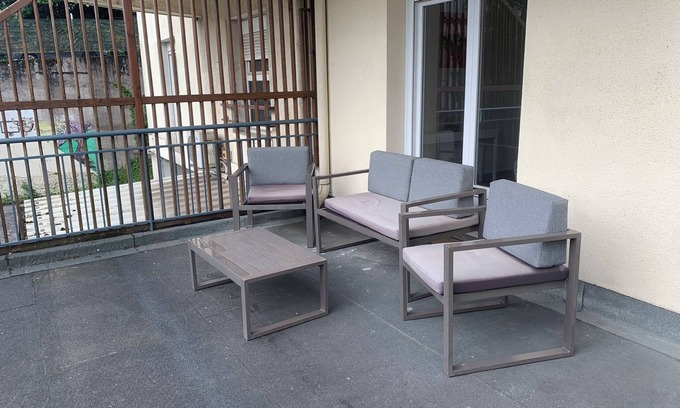 Tours Apartment | Pet Friendly Loft by Tours and Cher River Awaits You