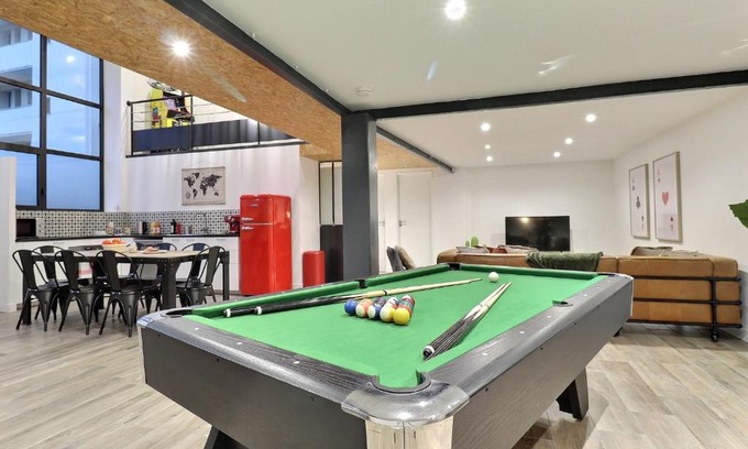 Chateauvert Apartment | Loft & Pop Billard