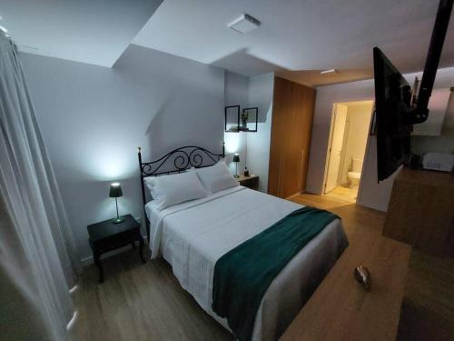 Centro Apartment | Prime Loft Steps from Arcos da Lapa with Ocean View