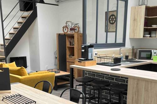 Vierzon House | Guest Rated: 9.8 - Loft relais Cœur de France with Ocean View